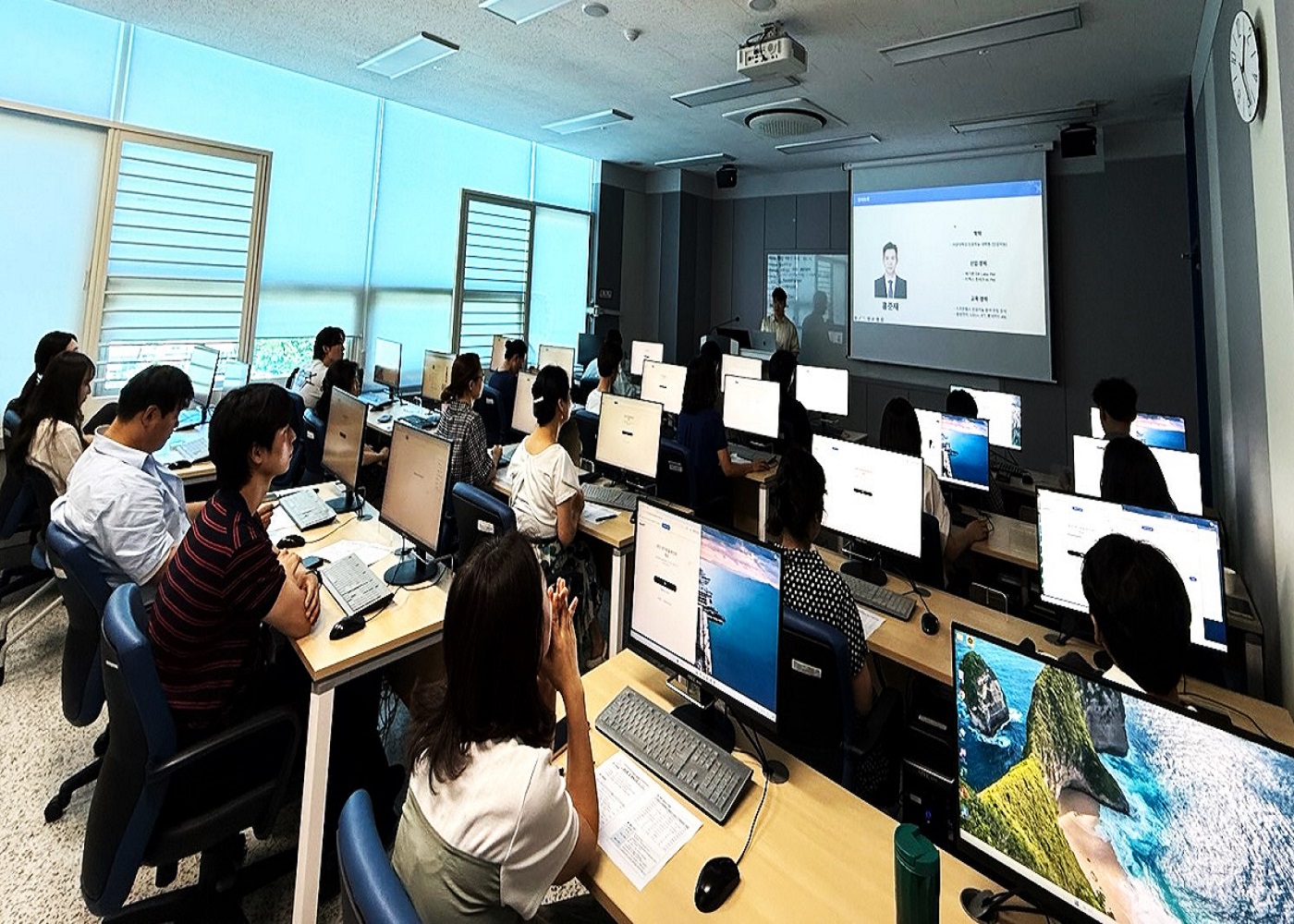 군포시 공직자 생성형 AI 활용 교육 2개월 과정 마무리 관련 이미지